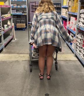 Homemade public hairy pussy caught on Onlyfans