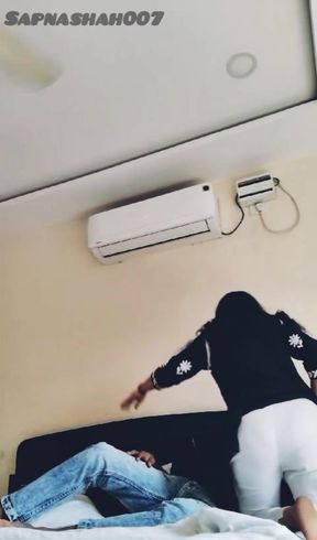 I&amp;#039;m late. Can we make it in 15 minutes? Indian porn girl and boy