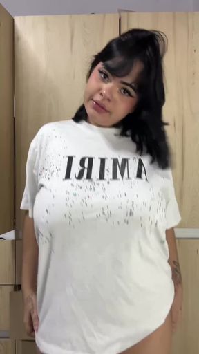 Teen with big tits exposes her onlyfans content