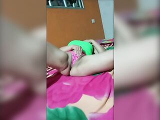 Esposa Puta Infiel Le Enseña Su Enorme Twat Al Mejor Amigo De Su Marido Bebe Su Void urine Y Traga Su Goo Le Encanta Ser Una Latina Hotwife