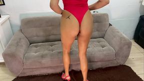 Safada com plug no c&uacute_ pede leitinho e acaba tomando uma surra de piroca -Pouco papo e mais resumo