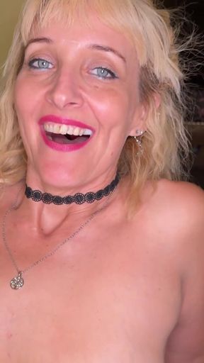 Ms Amanda Lays the Wood