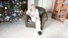 Amputee on crutches WMV (1920x1080) FHD