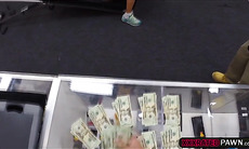 Fitness lady deepthroats a meaty rod and receives a messy facial