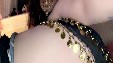 Sexy belly dancer fucks herself until she squirts