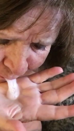 Granny Peggy Sue: Pegging &amp; Oocksucking Cum in Mouth Slut 114 24 CAMSI256M   Clip 3
