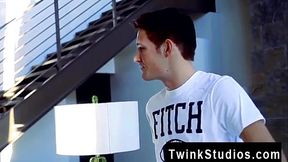 Gay movie of It'_s a classic porno scene: a steamy pizza delivery guy,