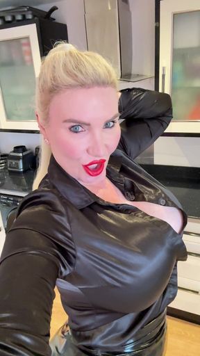 Weekend Overtime: Red Lips Edition