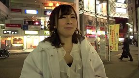 色白Eカップ美乳ご奉仕大好き女の超凄テク炸裂！！滝○ク○ス○ル似の美女ガールズバー店員が｢気持ち良さそうにしてる顔見るのが好き｣と至れり尽くせりおもてなしSEX！！