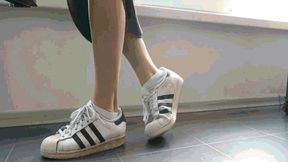 Smelly dirty socks in old sneakers MP4(1280x720)FHD
