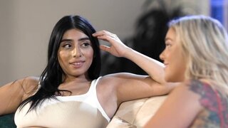 Kali Roses is enjoying the company of Violet Myers