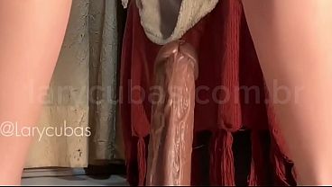 Novinha puta senta na rola preta