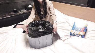 【中文字幕】尿尿 | 女性用灾害专用洗手间后的结果 | 日本女性,用振动器喷水自慰。未经审查的. 潮喷自慰舒服到极致...