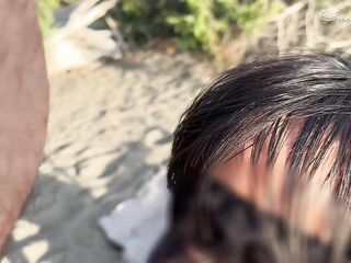 ANAL FINGERING FOR A BITCH: public beach doxy analized and tugjob