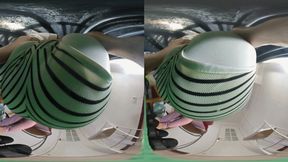 3DVR180 GAOYU SUFEI's buttock POV humiliation and crushing of the dwarf