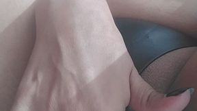 Come watch me put my fingers in my pussy, enjoy it.