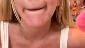 Amateur GF rides her pink vibrator and masturbates