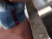 Me Cojo a Mi Vecina En la Terraza Al Aire Libre Mientras se Asoma A la Puerta Que No Venga Nadie 🥵