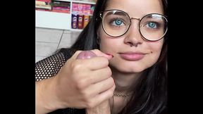 A Debora Prado brincou com o egg na cabe&ccedil_a do meu pau enquanto sua boquinha babava nos meus ovos