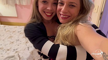 Matando saudades da bucetinha rosa dela depois de 2 an0s sem se ver! Gozamos demais! - Por trás das câmeras - Venusss e Cherry Adams