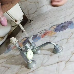 Indian Real cock Bathroom Masterbation.