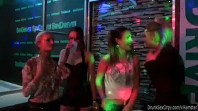 Bisexual club chicks having fun