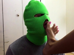 Amateur Foot Fetish Girlfriend Sucks and gives a Footjob