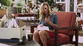 ”Big Boobed Bibi Jones' tits sway back & forth”