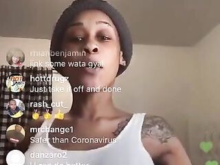 Jodi Couture ALL HER BUTT OUT TWERKIN on IG LIVE !