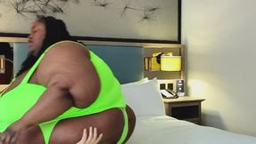 SQUASHING GALORE! Sumo Style • Belly Squish • Face Sit