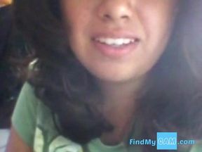 Mexican Webcam Girl Carolina Juarez Reveals Her Curves