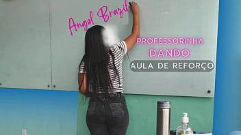 Professorinha deu aula de refor&ccedil_o para um aluno em casa, professora dando o cuzinho para aluno.