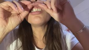 Do you want to see my lips? I felt ?