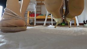 ANNA LELE's stinky stockings rule the dwarves