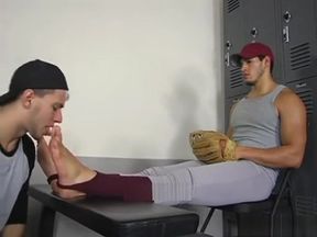 LOGAN WORSHIPS ANTHONY gay feet