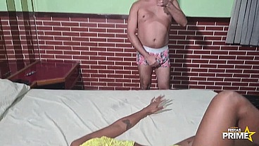 Gangbang com Mulata Gostosa e Gata de 18