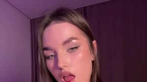 Video sent by @LunaKitt1e @Showing Boobs and #Natural Big Tits #Sexy #Nude #Brunette gratis porno clips | Tik.Porn