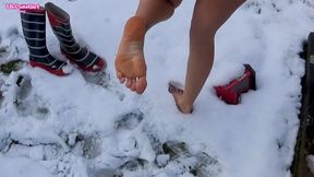 Barefeet in the Snow: Naked Girl’s Freezing Feet Challenge - WMV