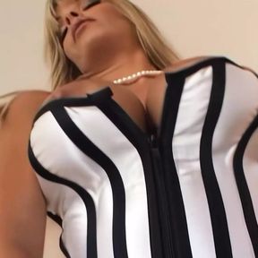 Its not easy to resist the charms of this blonde chick and her excellent blowjob