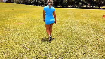She showed off her beautiful body in a public park and didn&#039_t miss the opportunity to once again give her ass in a forbidden place in broad daylight. Vagninho e Luna Oliveira