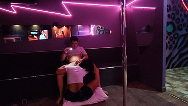 HAVING A GOOD TIME WITH THIS BRUNETTE MATURE LADY WITH A BIG ASS
