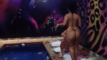 HAVING A GOOD TIME WITH THIS BRUNETTE MATURE LADY WITH A BIG ASS