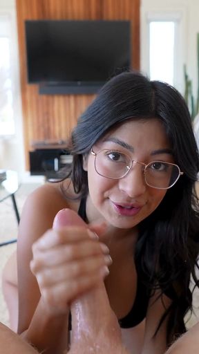 Slutty Latina Step Sis Proves Her Blowjob Skills - Cami Strella - Lev Lieben