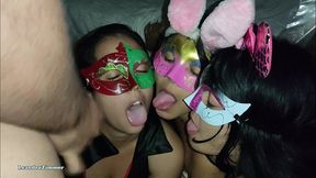 mi amiga me invita a su fiesta de disfraces para que me folle a ella y a todas sus amigas que estan bien buenas, parte 2