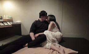 【個人撮影】#56 エンW不倫CH めちゃ怪しい個室で愛を確かめる。。。中出しする不倫カップルの日常♡／Japanese amateur /日本人/japanese wife/ milf/色白