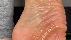 Oiled Wrinkled Soles Tease