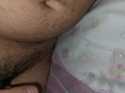 ragazzo operaio di 19 anni molto voglioso si fa una sega e sborra pensando al suo capo figo