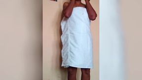 ammu remove the white towel and showung huge boobs and pussy