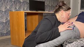 Boss Girl Awarded Her Employee Anal Sex Right in the Office