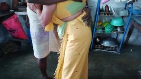 (බොරුව දාන්න එපා පුංචි එක පාරක් කරමු)පුංචිගේ සාරිය ගලවන්න තිබුනු ආසාවක්. Srilanka fucking home.